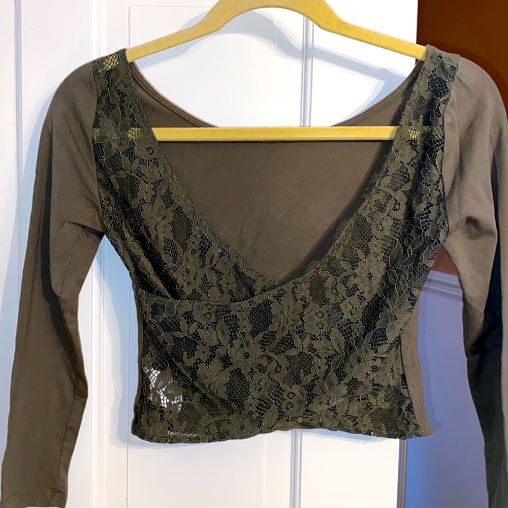 American Eagle Open Back 3/4 Sleeve Top